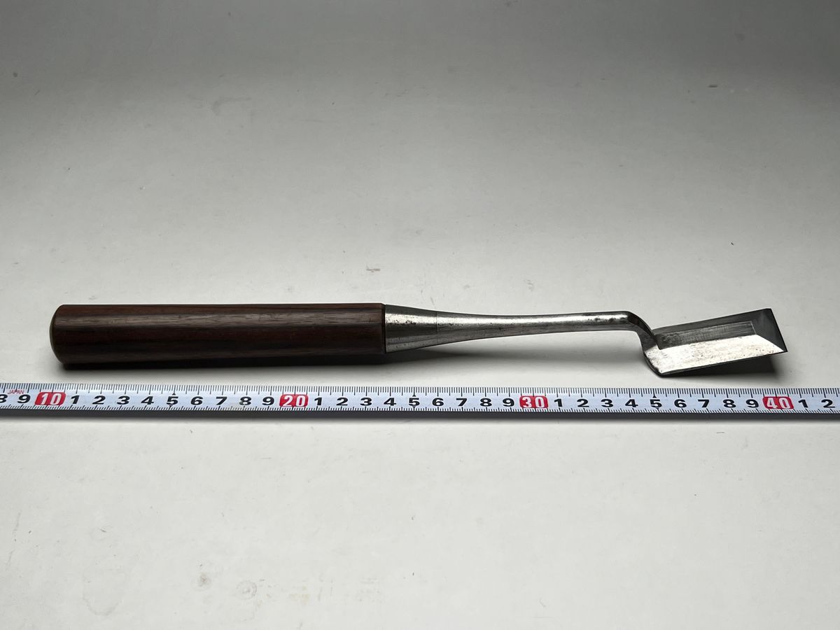 大工道具 鑿 かんな 天然砥石 コテ鑿 鏝鑿 寸 30mm 黒檀柄 秀忠 ノミ