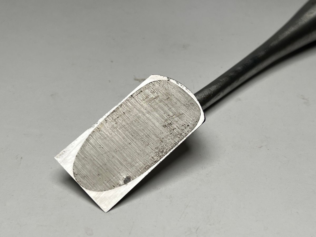 大工道具 鑿 かんな 天然砥石 コテ鑿 鏝鑿 寸 30mm 黒檀柄 秀忠 ノミ