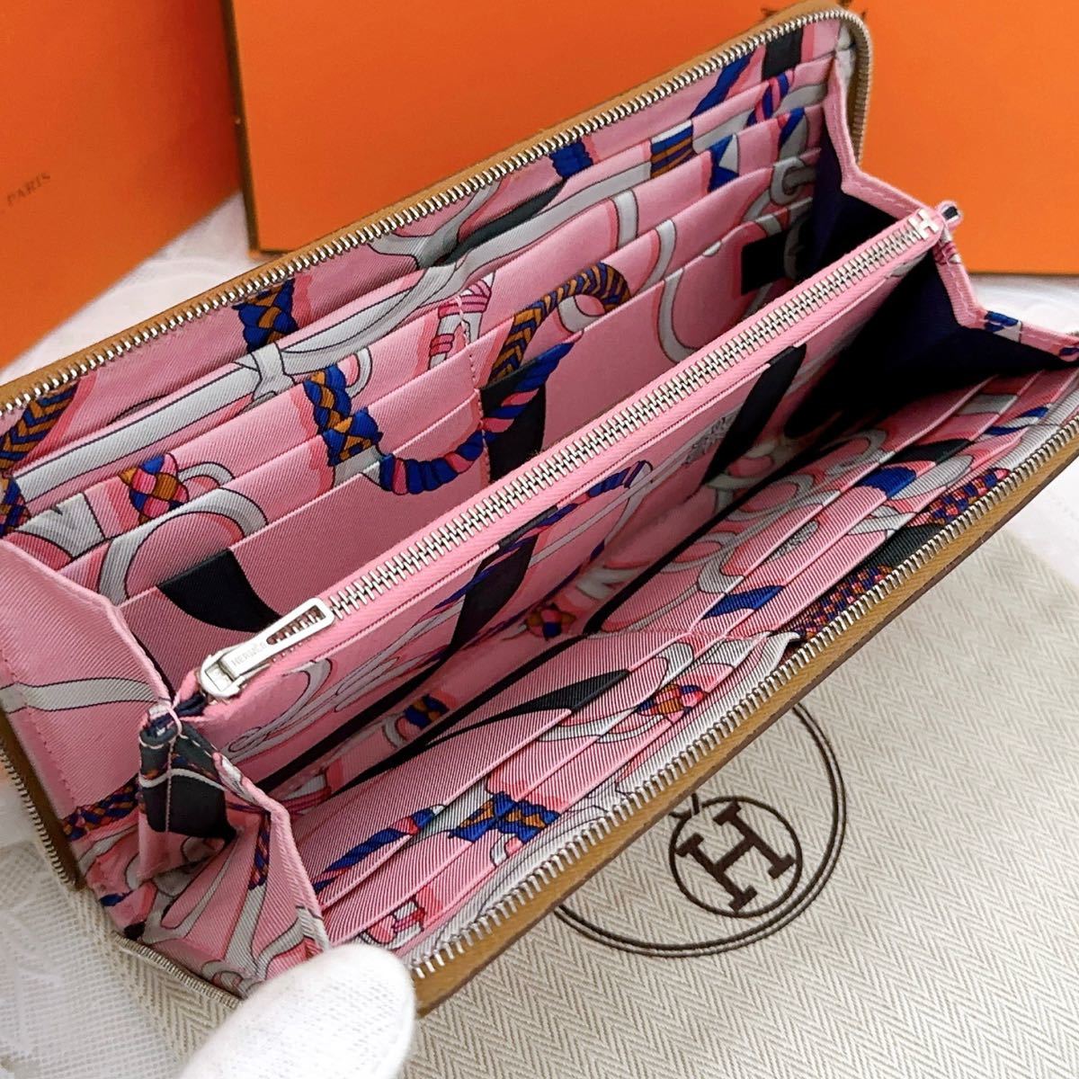 人気カラー 【極美品】 HERMES エルメス 長財布 アザップ ロング