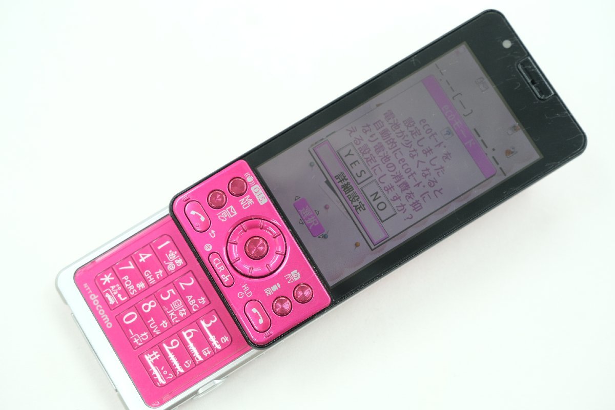 【z22632】docomo ドコモ LUMIX Phone P-05C MAGENTA 動作品 初期化済み 中古品 送料全国一律300円_画像2