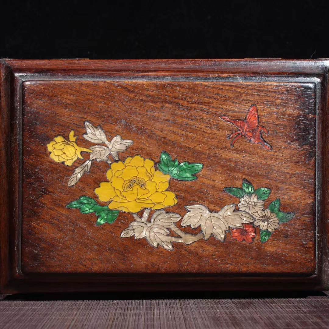 中國・清時代秘蔵精品清朝秘蔵花梨木象嵌貝殻花咲く富貴宝箱官箱 中國・清時代秘蔵精品清朝秘蔵花梨木象嵌貝殻花咲く富貴宝箱官箱