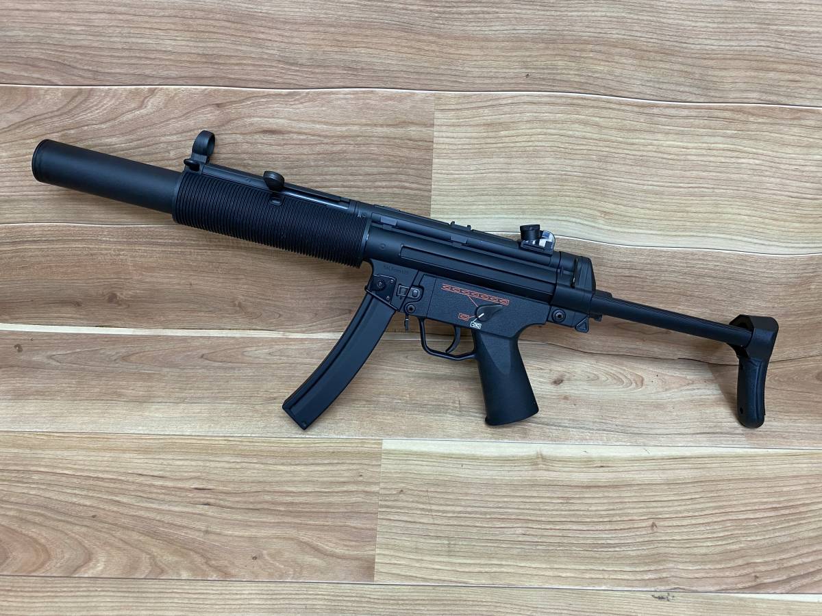 ４１　動作確認済み　東京マルイ　Ｈ＆Ｋ　MP5　SD6　電動ガン　マガジン２点・充電バッテリー他 付属_画像2