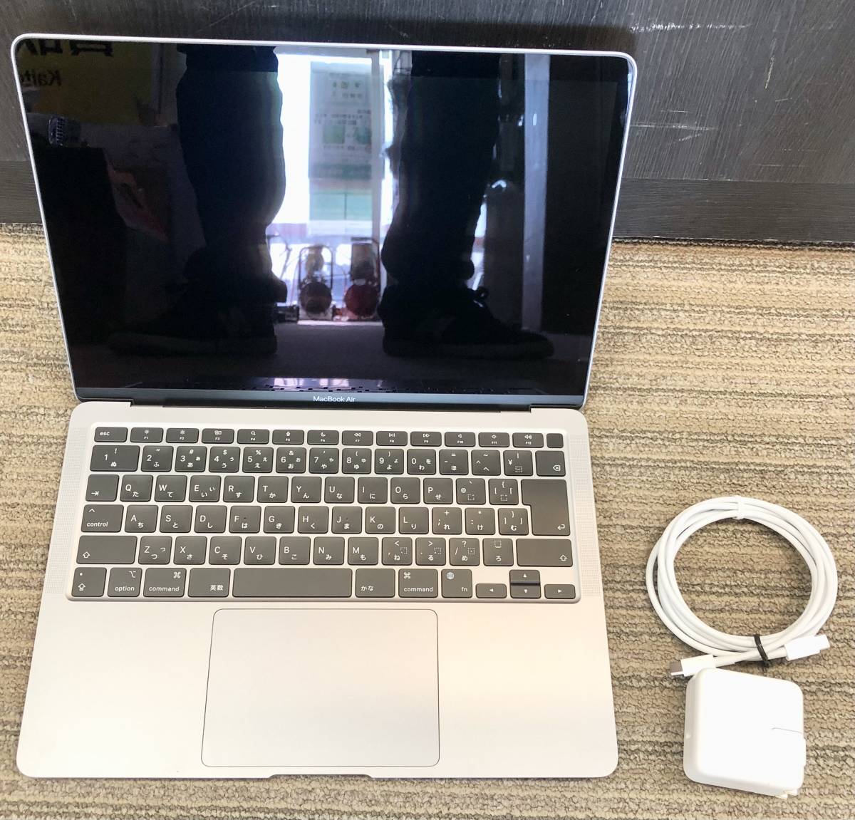 正規販売店】 MacBook ☆美品、充放電回数3回☆Apple Air 256GB 12.1