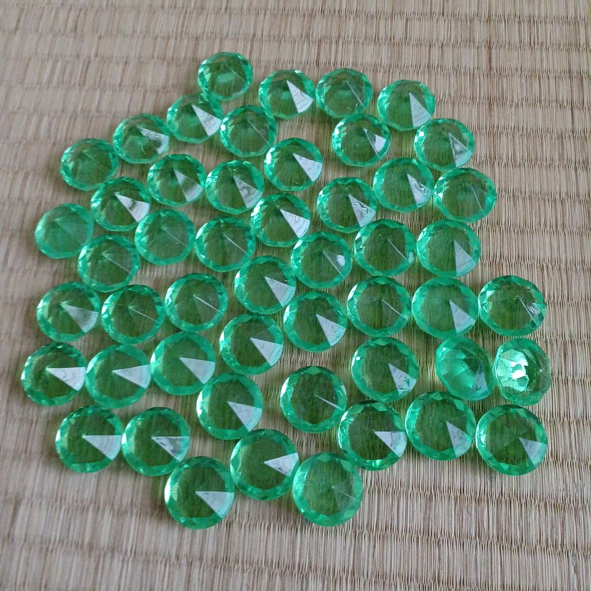 ゲームセンターの石　アクリルアイス　緑色　ダイヤ型　50個