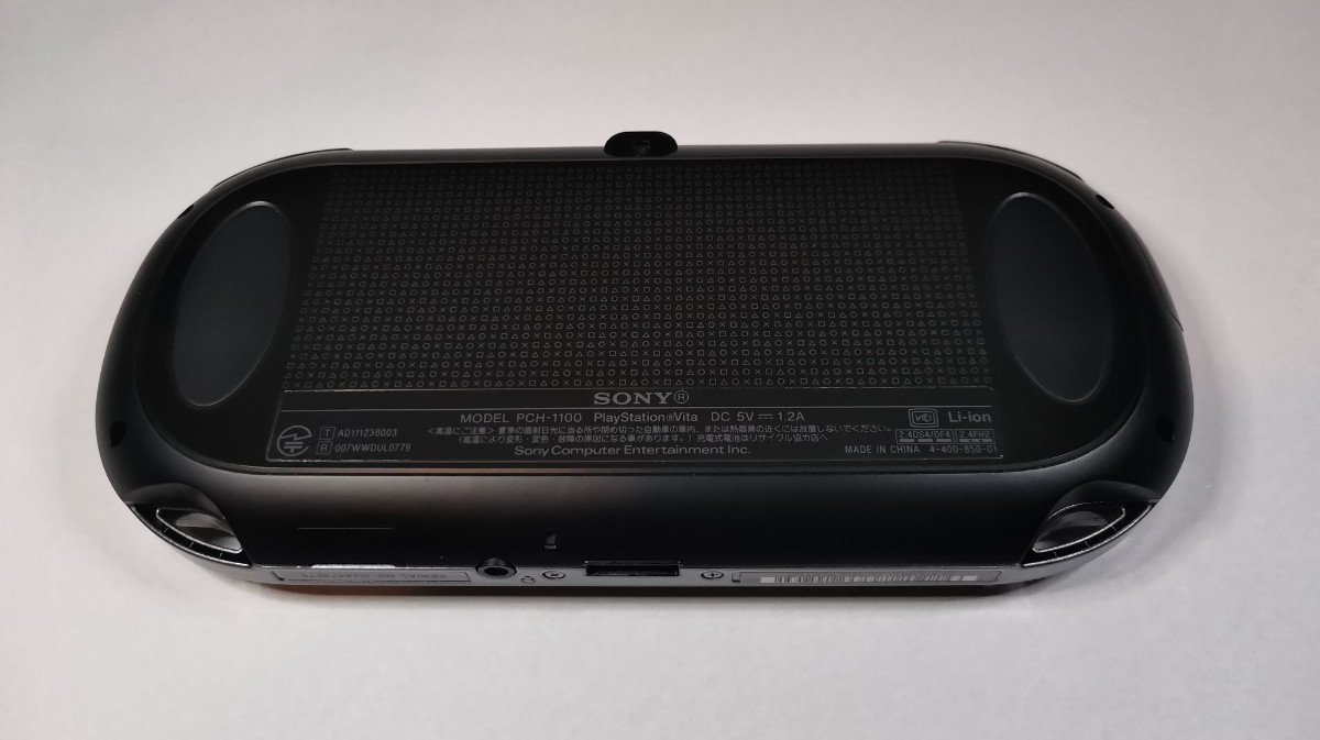 美品】SONY PS Vita 3G/Wi-Fiモデル PCH-1100 (初回限定版