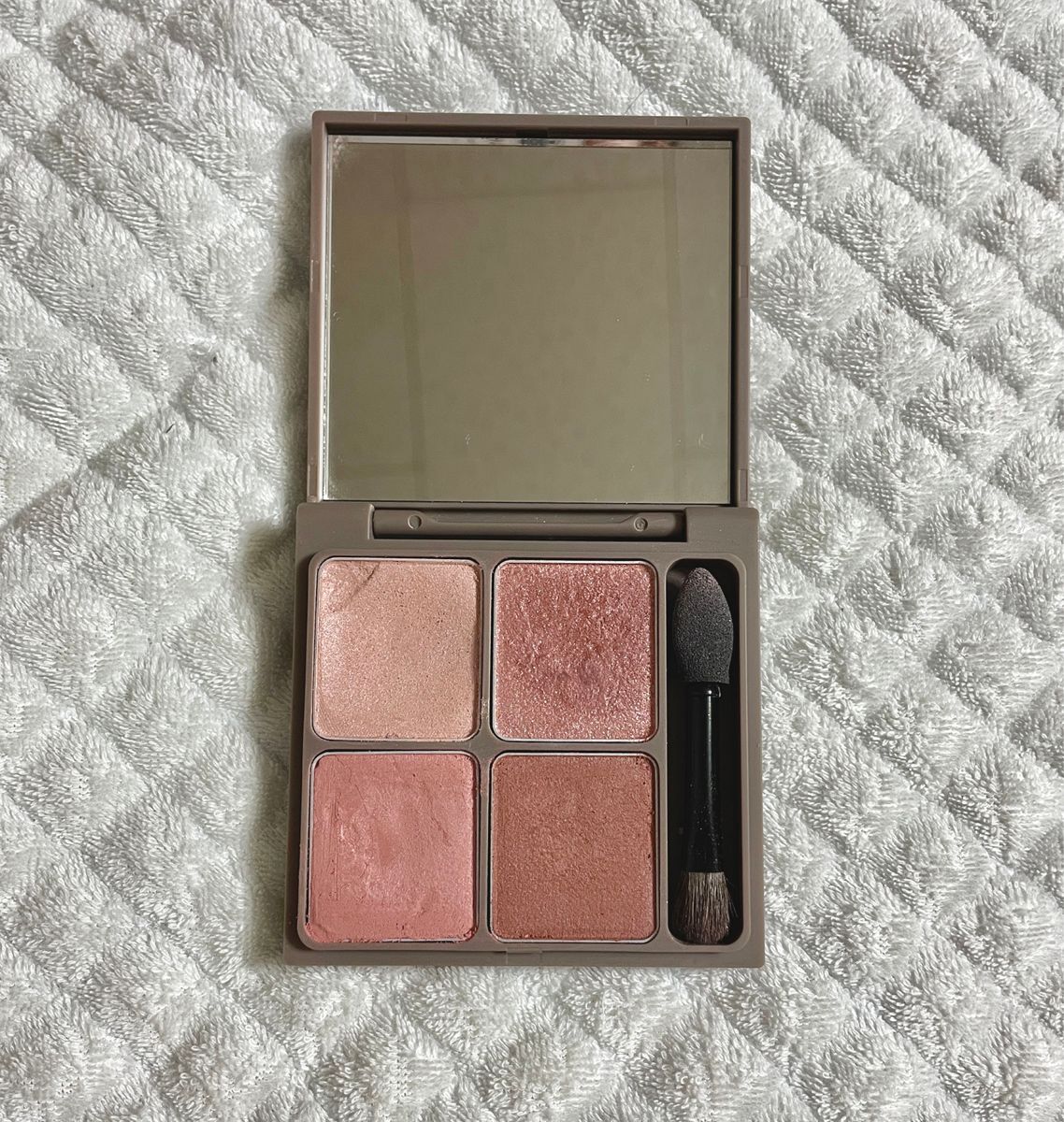 リリミュウ IN THE MIRROR EYE PALETTE ＃02 TEA ROSE