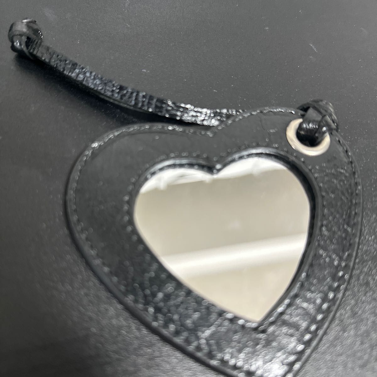 BALENCIAGA ミラー ハート型|Yahoo!フリマ(旧PayPayフリマ) BALENCIAGA ミラー ハート型|Yahoo!フリマ(旧PayPayフリマ)