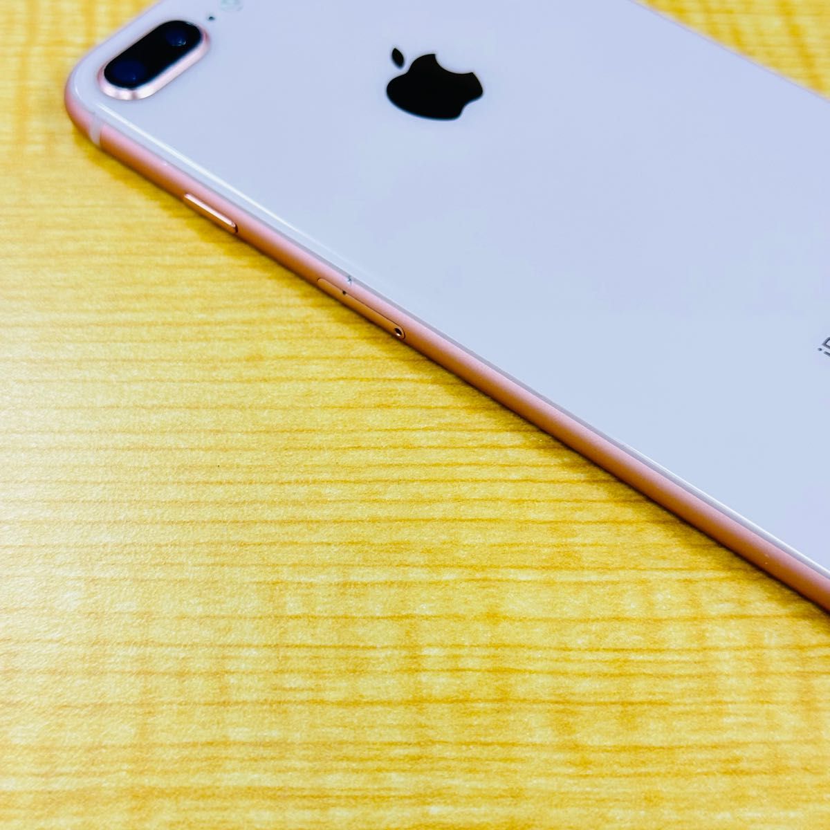 Apple iPhone 8 Plus 64GB ゴルド SIM フリー バッテリー100%