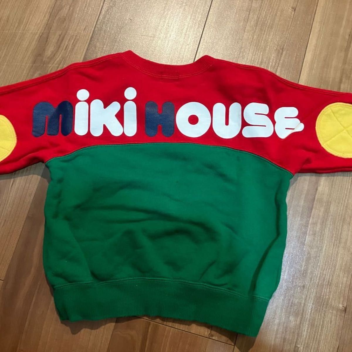 ミキハウス 人気! バッグロゴ トレーナー 赤×緑 マルチカラー 80センチ 美品!! MIKIHOUSE