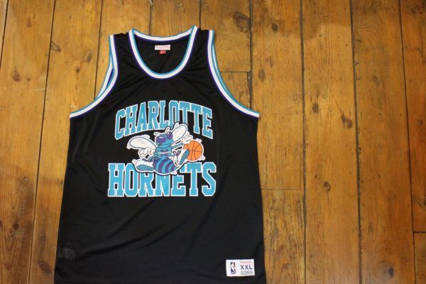 【古着GAME TOPS mitchell&ness CHARLOTTE HORNETS ユニフォームタンクトップ黒2XL】ミッチェルアンドネスNBAシャーロットホーネッツ旧ロゴ