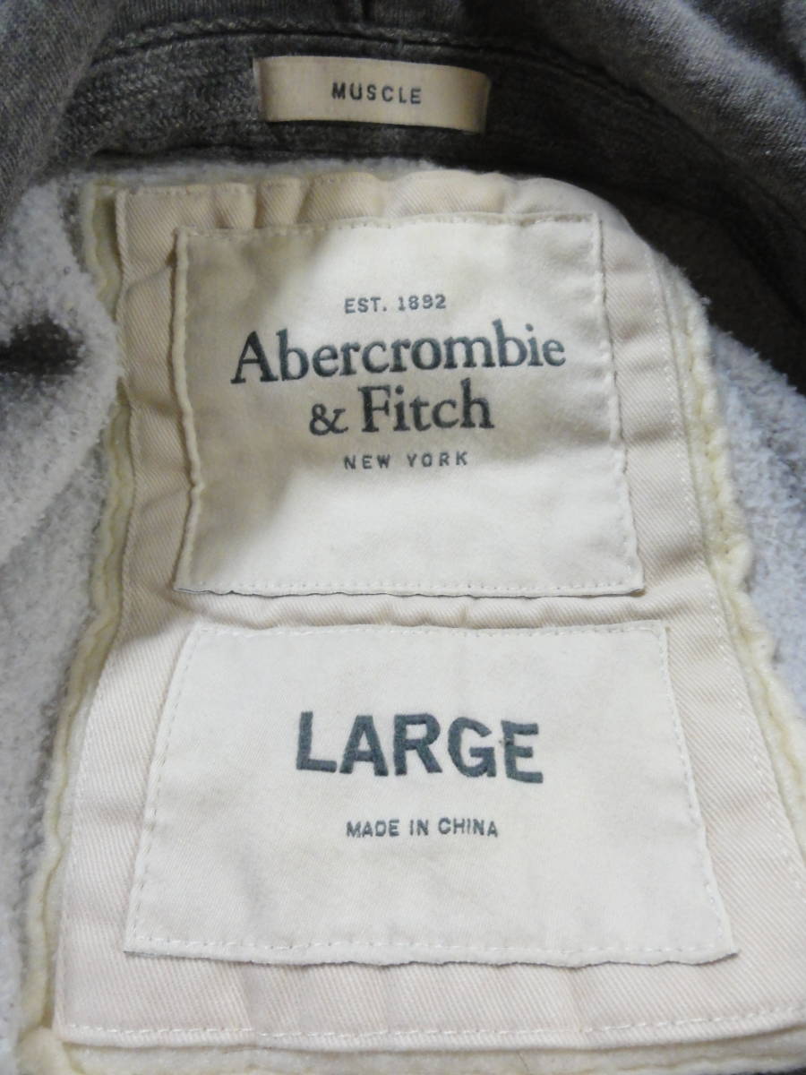 格安特大(胸囲122cm位)廃版レア・ABERCROMBIE & FITCH(アバクロ)・グレー系地・ネイティブインディアン刺繍入り・高級ダメージ加工パーカー_画像4