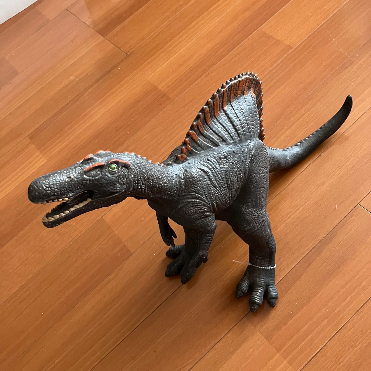 恐竜　BIGフィギュア ソフビ　ティラノサウルス　スピノサウルス　トリケラトプス　置物