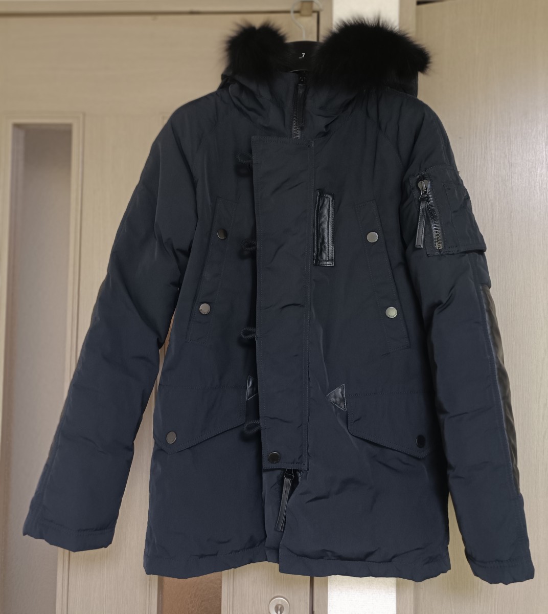 18 7万【DUVETICA デュベティカ 美品 】レアルコlearco レザー 18 7万【DUVETICA デュベティカ 美品 】レアルコlearco レザー
