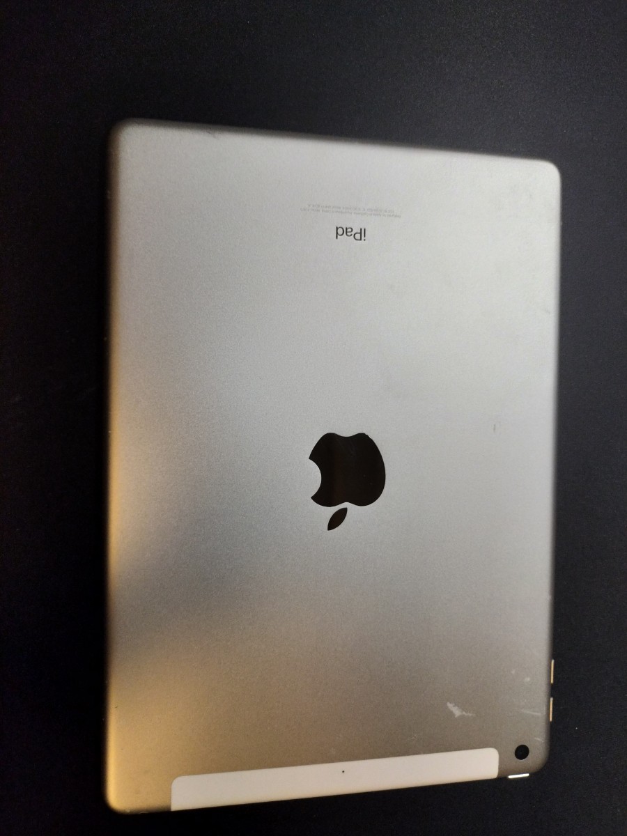 iPad 無印 第5世代 本体-