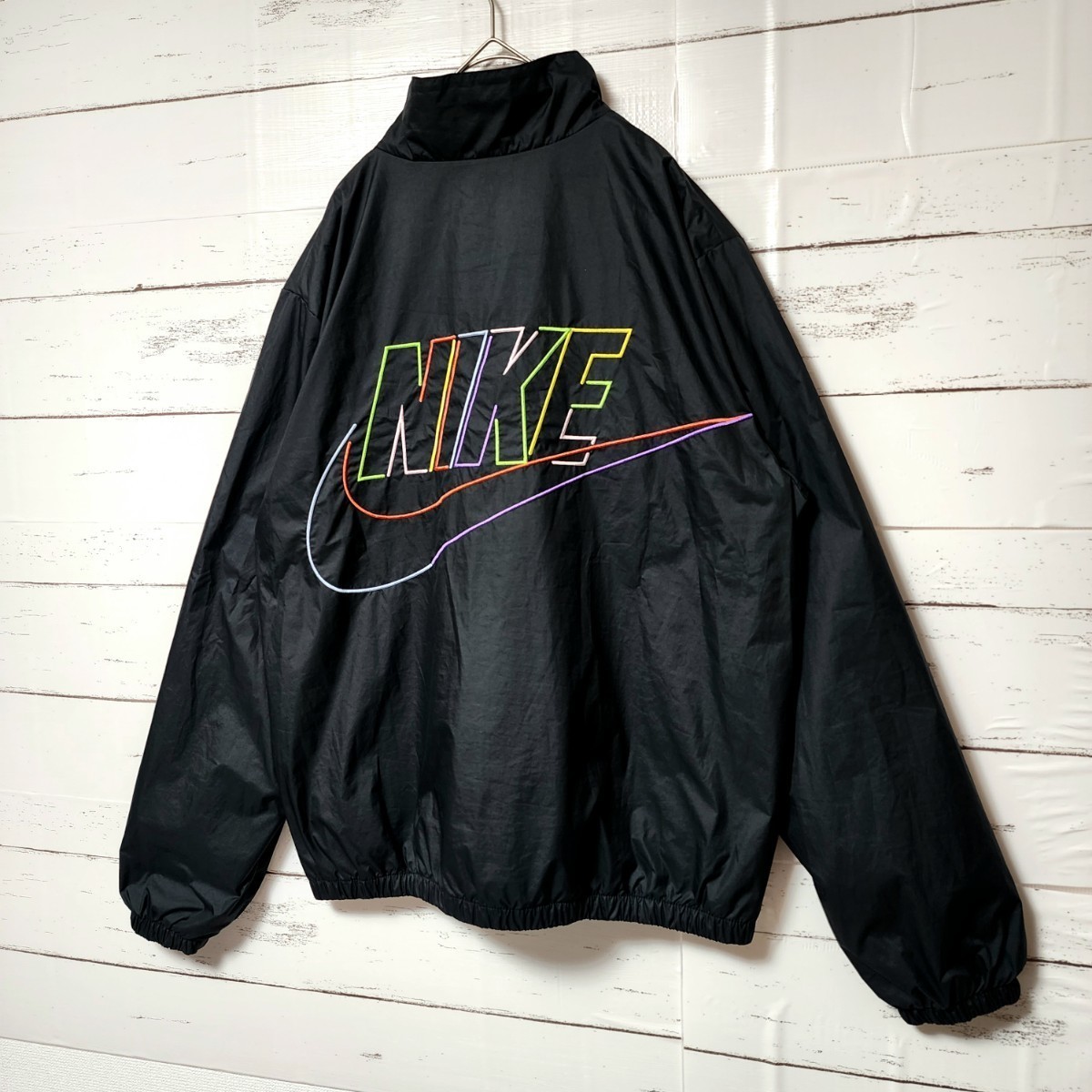 大人気》NIKE ナイキ ナイロンジャケット ブラック レインボー 刺繍