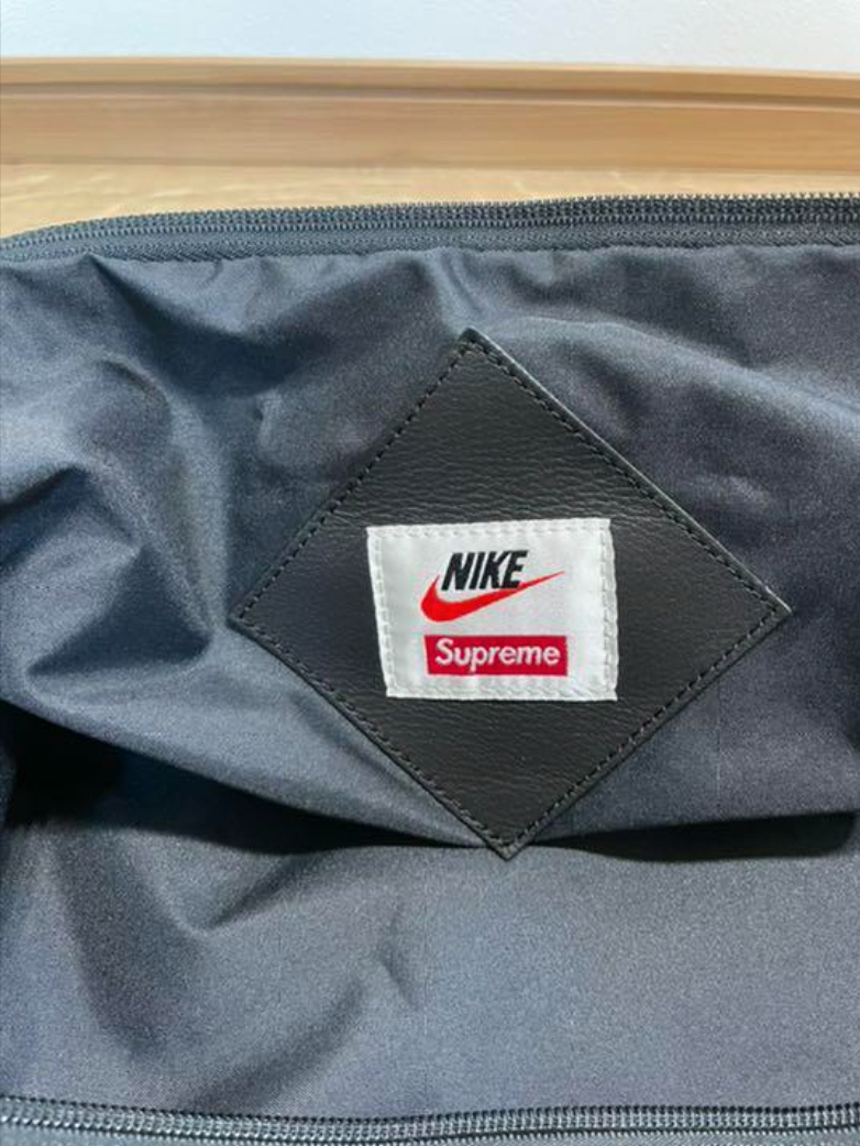 正規品 シュプリーム ダッフルバッグ Supreme ×NIKE ナイキコラボ ボストンバッグ レザー ブラック ドラムバッグ Leather Duffle Bag_画像5