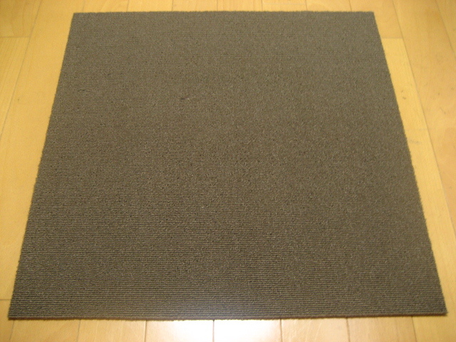 日本製タイルカーペット（２１枚）厚み約6.5mm（１２２５）・１枚２００円～_画像1