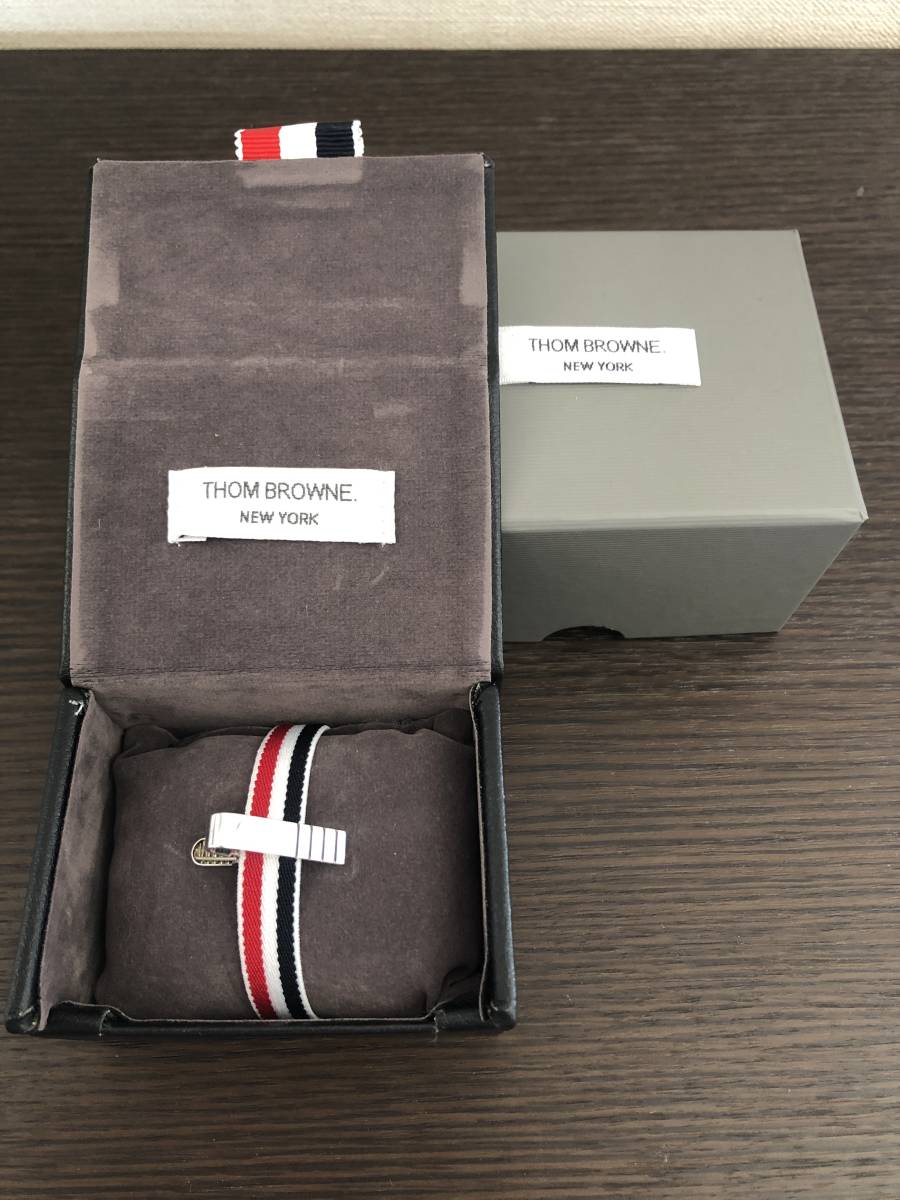 THOM BROWNE 4BAR ショートタイバー シルバー トリコロール 定番 THOM BROWNE 4BAR ショートタイバー シルバー トリコロール 定番