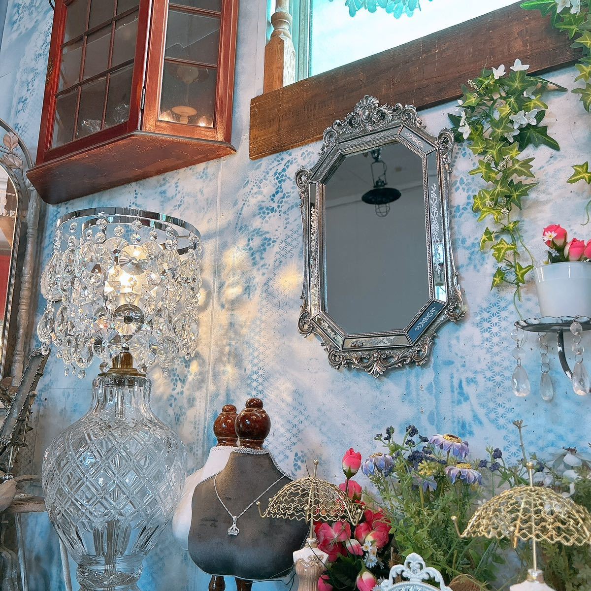 アンティークな部屋 8角ウォールミラー②（8鏡デコレーション付き） シャビーシック シルバー #店舗什器 #壁掛け鏡 #女優ミラー