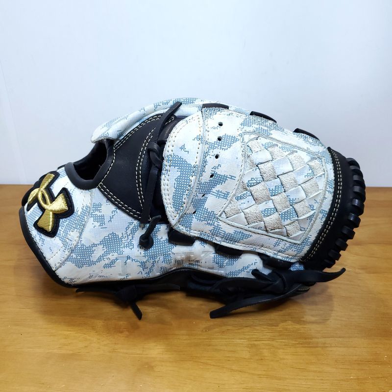 アンダーアーマー WHITE CAMO UNDER ARMOUR 軟式グローブ-