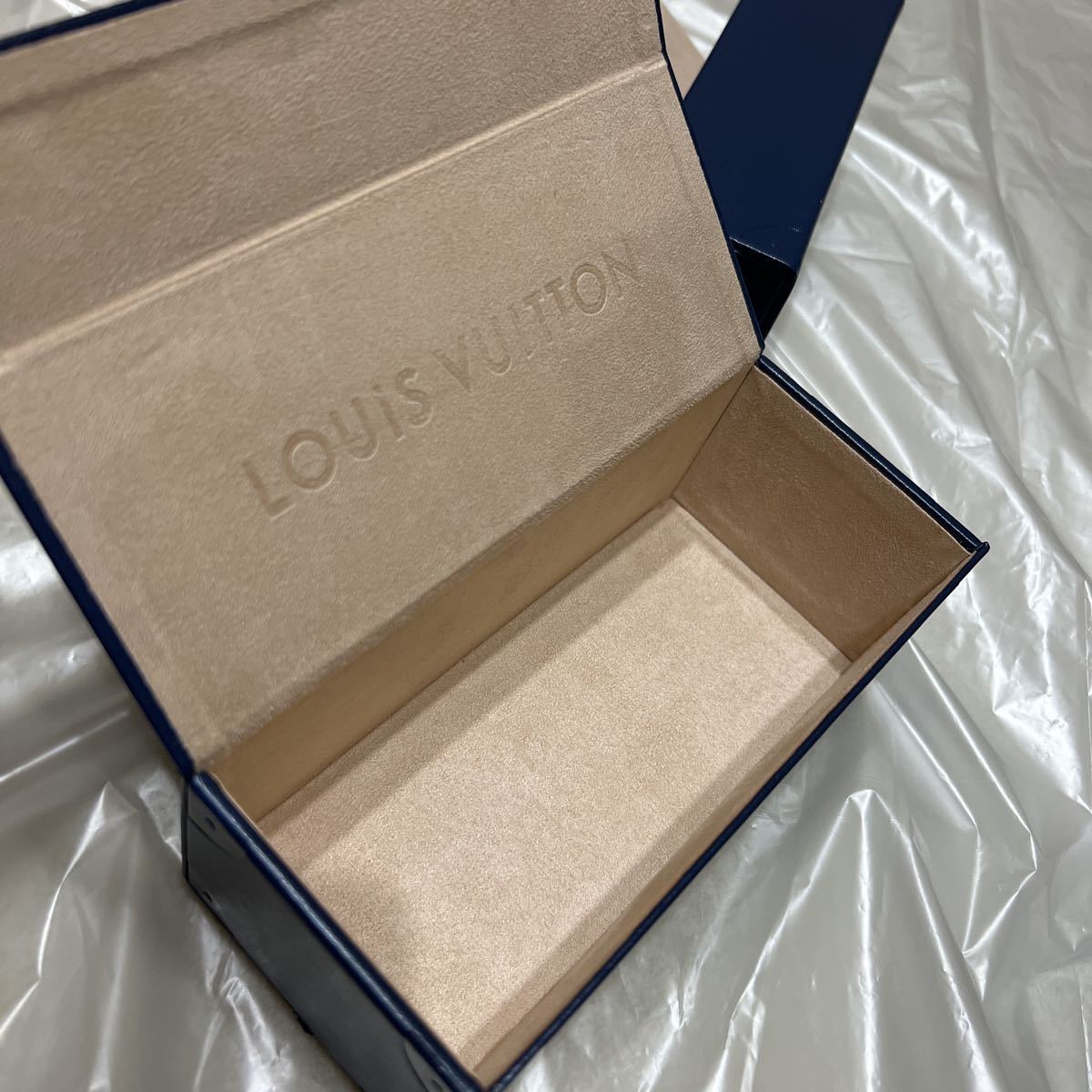 ルイヴィトン　サングラス　メガネ　ケース　BOX 空き箱　箱　空箱　サングラスケース　メガネケース　LOUIS VUITTON マグネット式_画像3