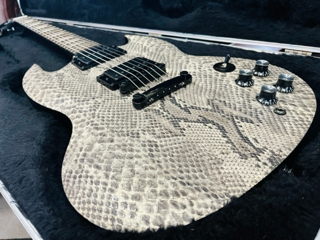 超目玉特価品！！★SPEAR GUITAR Phalanx Snake Bite！！★抜群のデザイン限定1本入荷！！_画像1