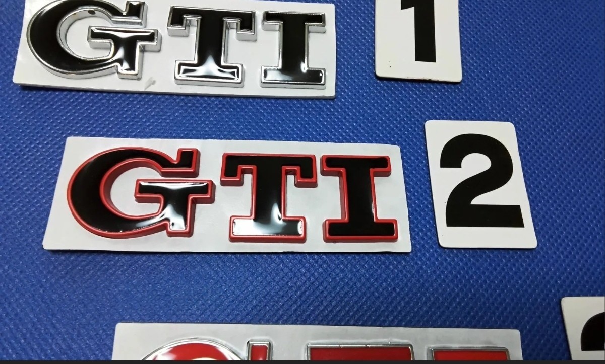 フォルクスワーゲン　GTI 　エンブレム　重厚　耐久性あり　両面テープ付　在庫1番 3番 4番のみ_画像2