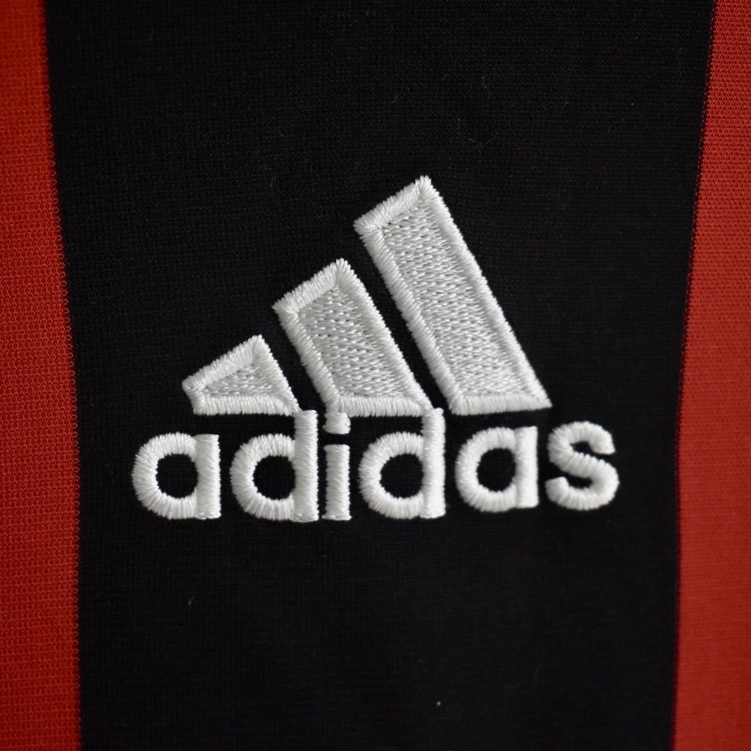 訳あり　ACミラン　adidas 刺繍エンブレム　サッカーシャツ　セリアA 赤黒_画像4