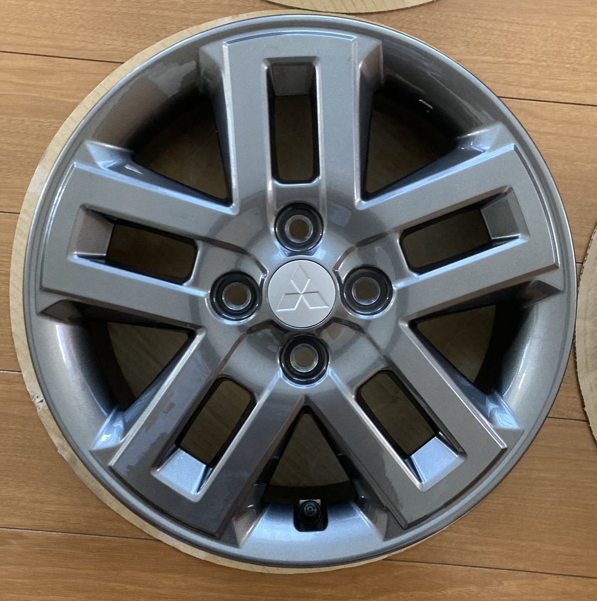 三菱 デリカミニ 純正ホイールのみ 新車外し2本(デリカD5 純正 三菱 デリカミニ 純正ホイールのみ 新車外し2本(デリカD5 純正