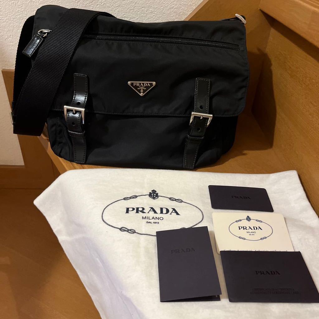 人気カラーの プラダ PRADA ブラック ナイロン ショルダーバッグ