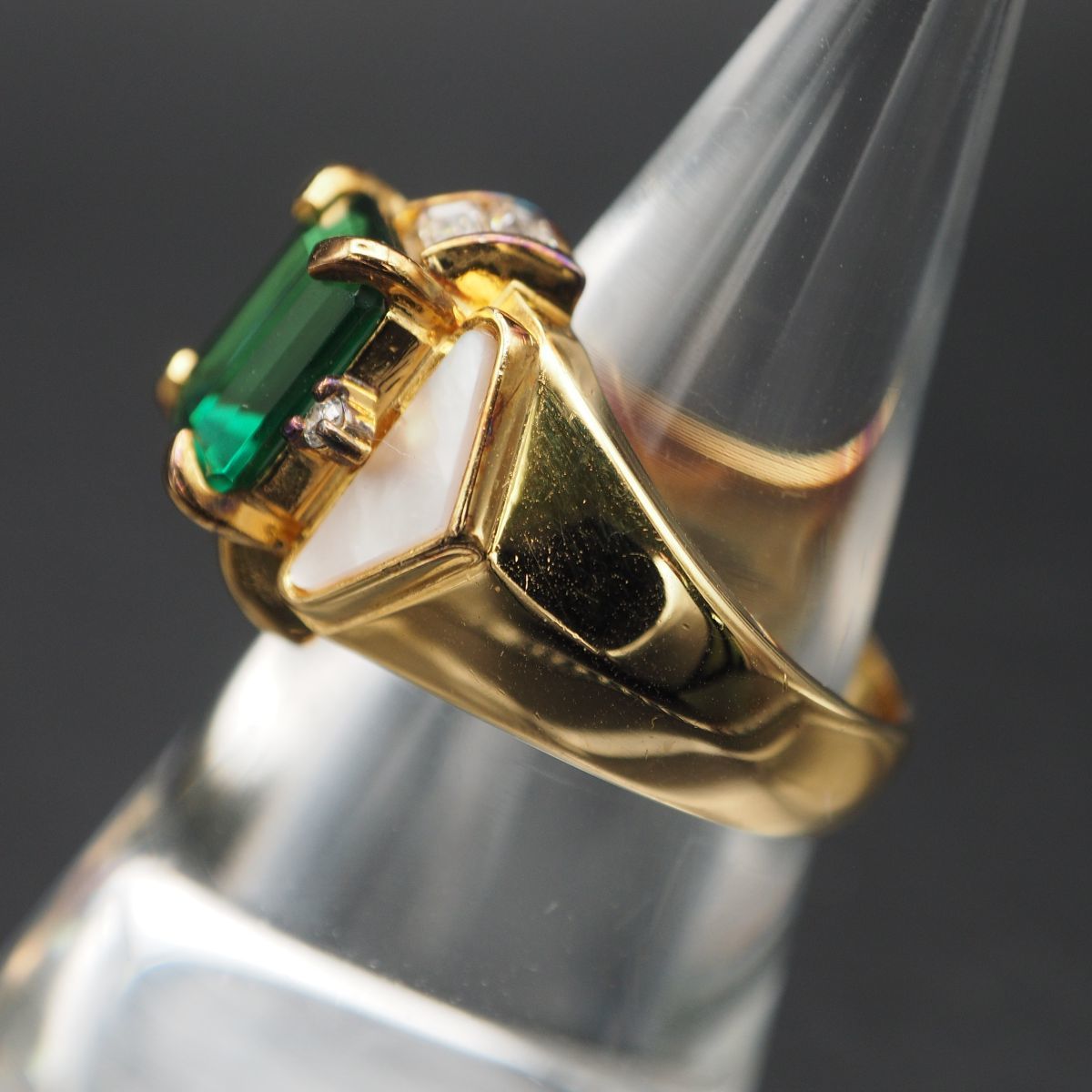 D676 IEI ダイヤモンド 0.04ct シェル 925刻印 リング エメラルド風 グリーンガラス ゴールド デザイン 指輪 4月誕生石 14号