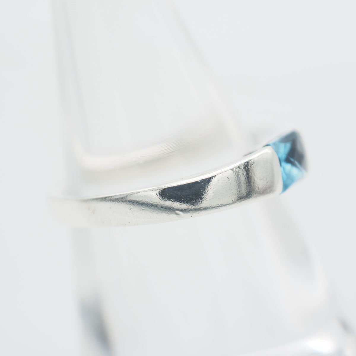 E941 4℃ ヨンドシー ブルートパーズ SILVER刻印 リング デザイン E941 4℃ ヨンドシー ブルートパーズ SILVER刻印 リング デザイン