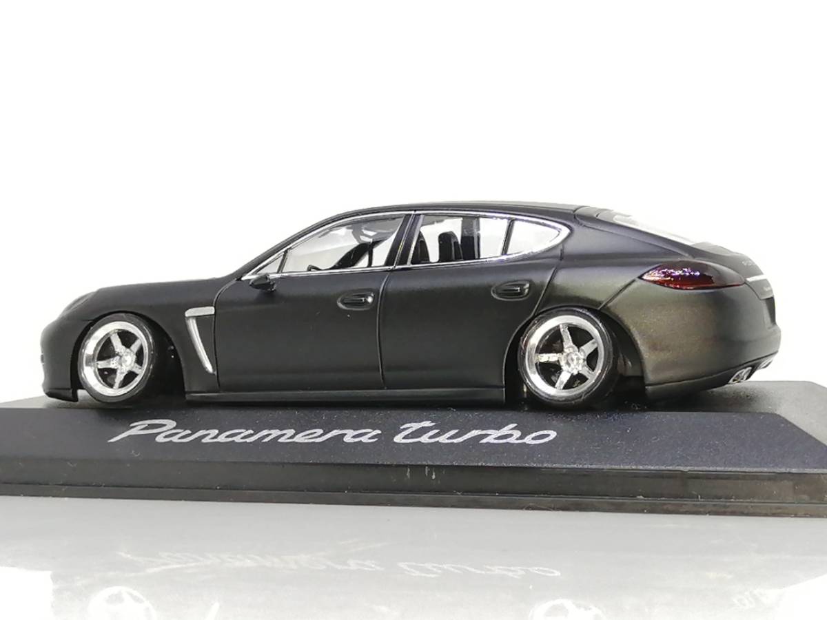 1/43 PORSCHE DESIGN DRIVER'S SELECTION ディーラー特注 Panamera Turbo 改 アルミ 深リム ローダウン 改造 スモーク カスタム Minichamps_画像4