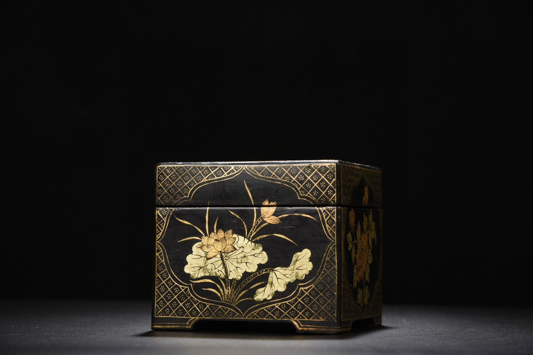 ▽鴻▽ 木胎漆器彫 描真金 博古花卉紋 首飾盒 置物 古賞物 中国古玩 中国古美術