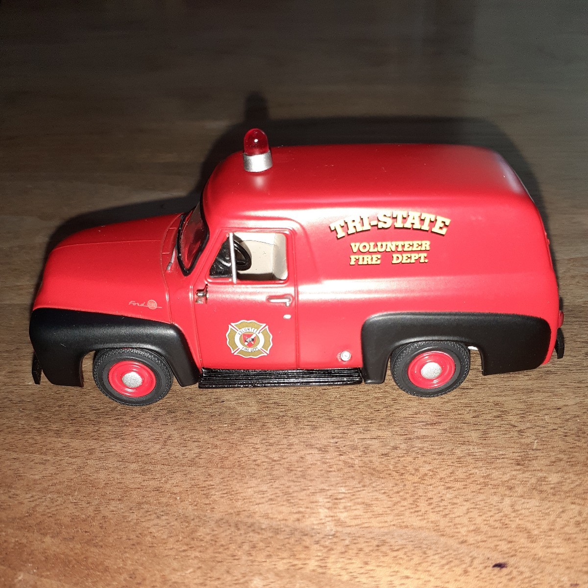 FORD F-100 消防車 TRI-STATE VOLUNTEER FIRE DEPT. メーカー不明 中国製