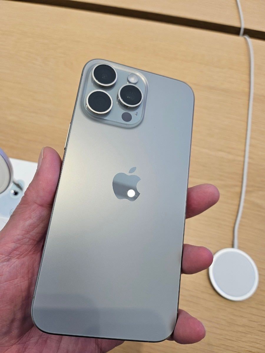Apple iPhone 15 Pro Max ナチュラルチタニウム 256 GB 新品未開封品
