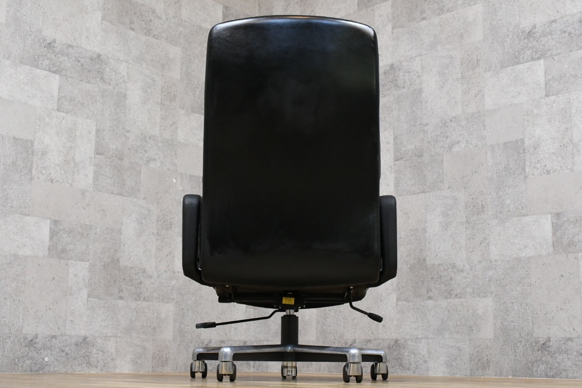 PB3IK28a イタリア製 エグゼクティブチェア 本革張り デスクチェア 事務椅子 ハイバック レザー ワークチェア 書斎椅子 ブラック 昇降椅子_画像9