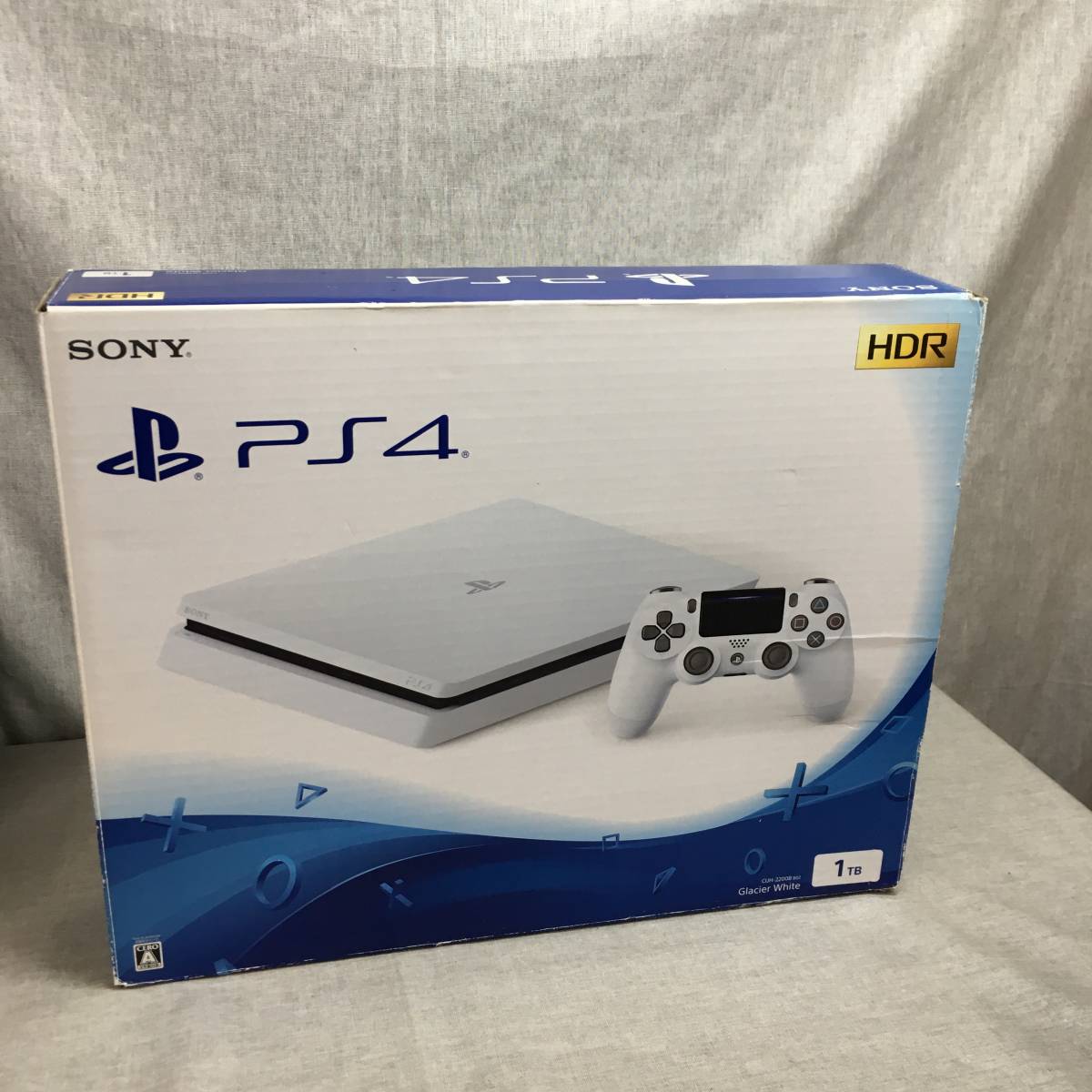 PlayStation 4 グレイシャー・ホワイト 1TB (CUH-2200BB02)(PS4本体