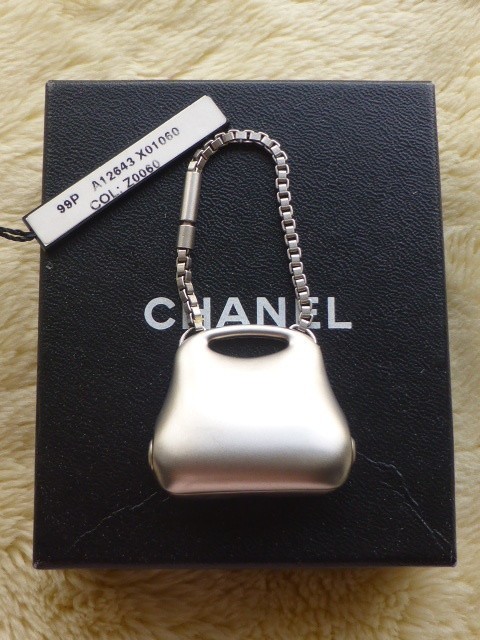 休日限定 ☆送料無料☆CHANEL シャネル ヒップバッグシリーズ マット