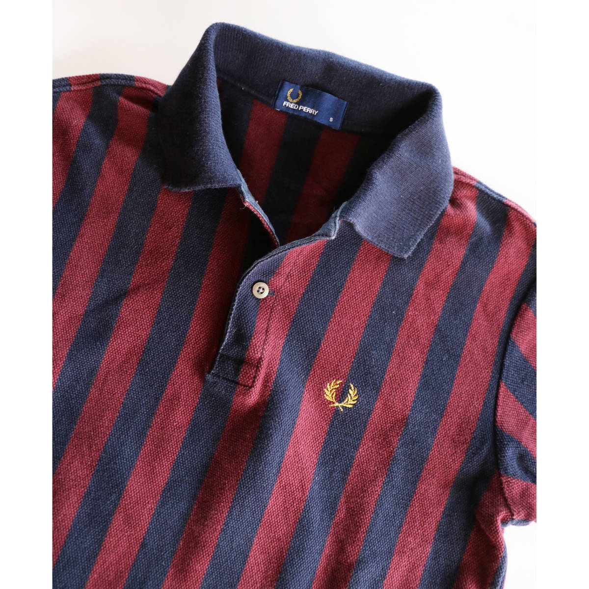 [USED] Fred Perry FREDPERRY polo-shirt stripe pattern yellowtail tissue Oi England LONDON old clothes S size * free shipping *