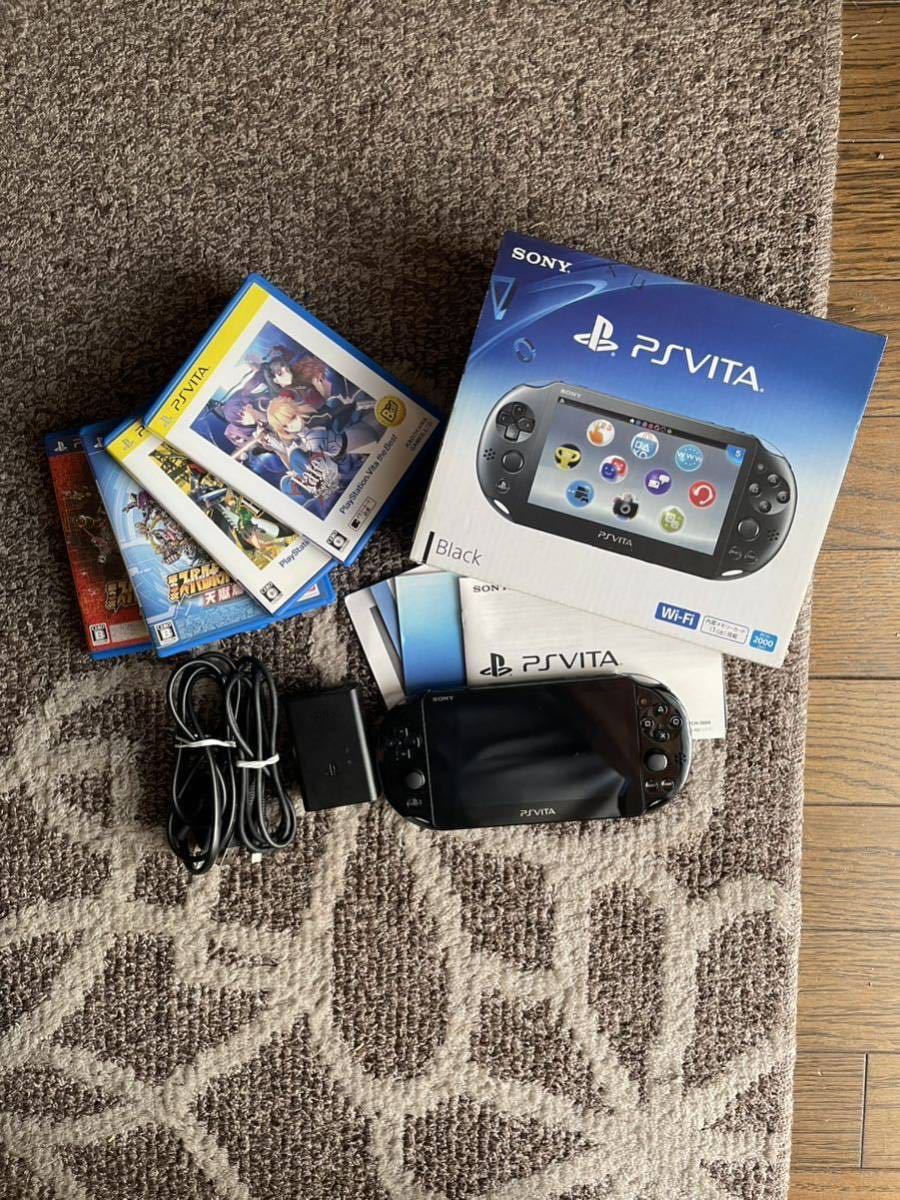 PSVITA本体とカセット４つセット-