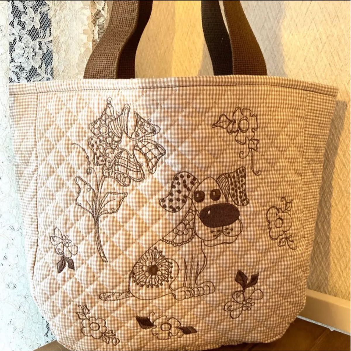 ロラライハリス☆刺繍キルト☆わんことお花のトート-
