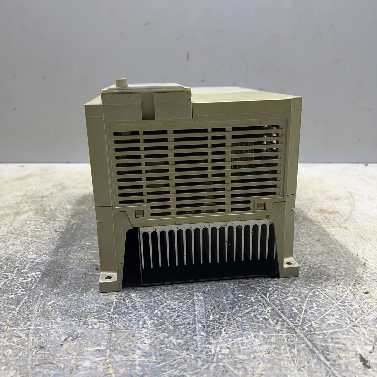 GB-3181 MITSUBISHI 富士電機 インバーター　FR-E520-5.5K 3PH AC200-240V 5.5kw _画像8