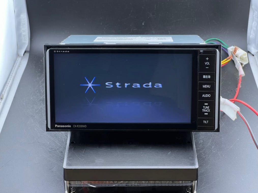 即決★カーナビ CN-R330wd カーオーディオ USB DVD 中古 Panasonic Strada Bluetooth メモリーナビ ★パナソニック ストラーダ_画像1