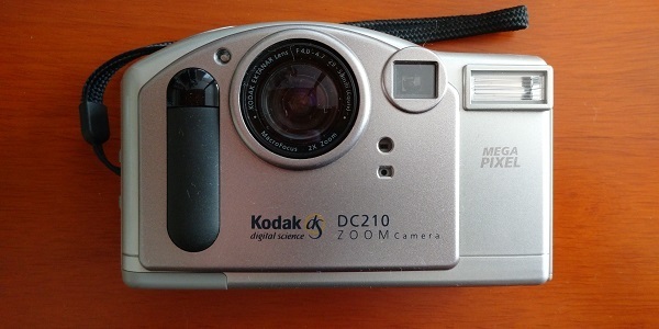 デジタルカメラ　Kodak DC210 Zoom　Camera