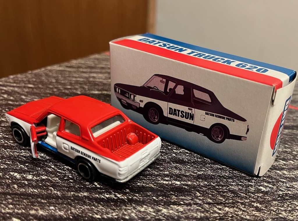 ●トミカ//DATSUN TRUCK 620/DATSUN GENUINE PARTS/ダットサン トラック/極上車の画像2