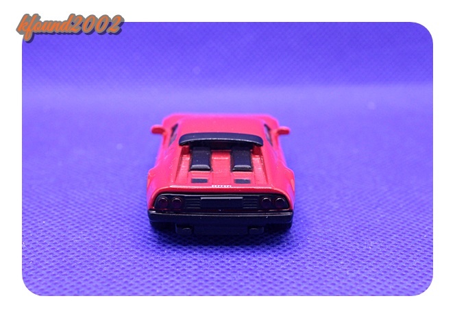 Ferrari ５１２BB　KYOSHO　フェラーリ ５１２　ベルリネッタボクサー　ミニカー　 赤（ レッド ）　京商製　 1/64 _画像3