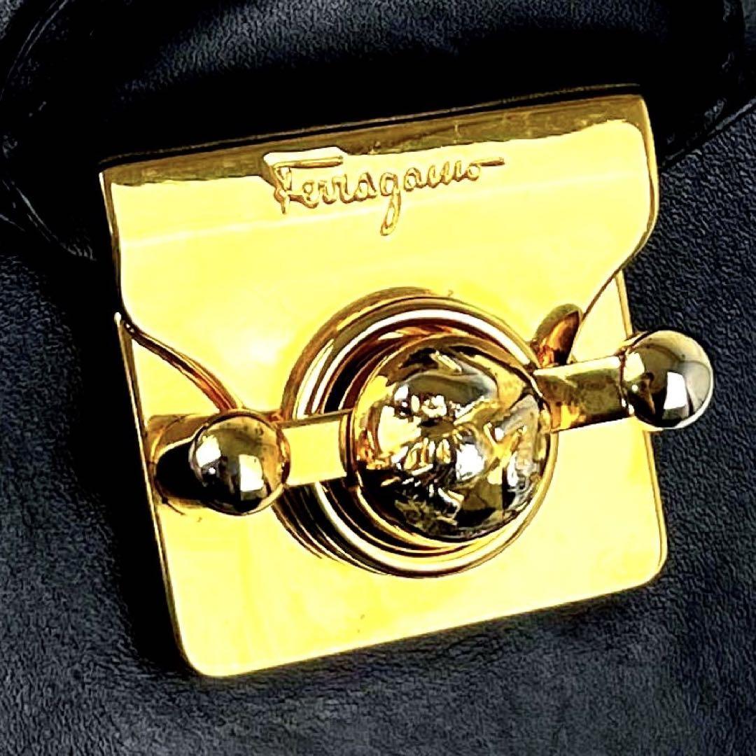 美品】Salvatore Ferragamo サルヴァトーレフェラガモ 美品】Salvatore Ferragamo サルヴァトーレフェラガモ