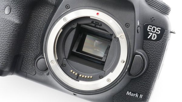 ■ 美品 ■ キヤノン Canon EOS 7D MK2 Mark II 《未使用 16GB SDカード付き》_画像10
