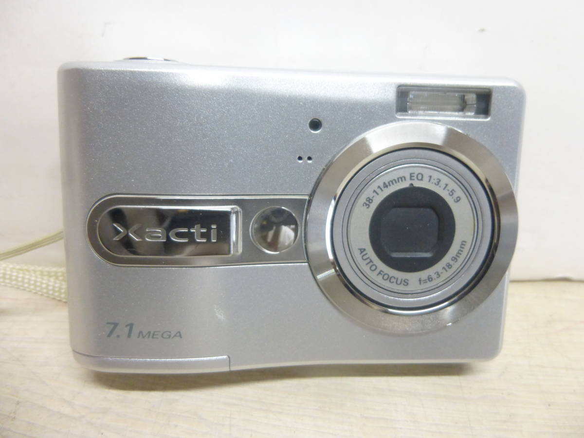 令ご1476か-2/カメラ　SANYO　Xacti　DSC-S75　動作未確認